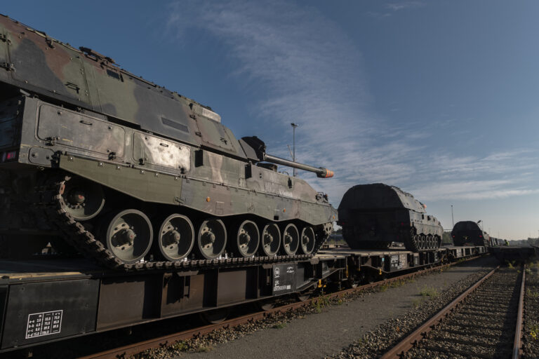 Defensie-inkoop moet strategischer